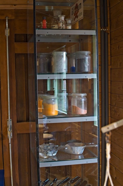 batch_64001452.jpg