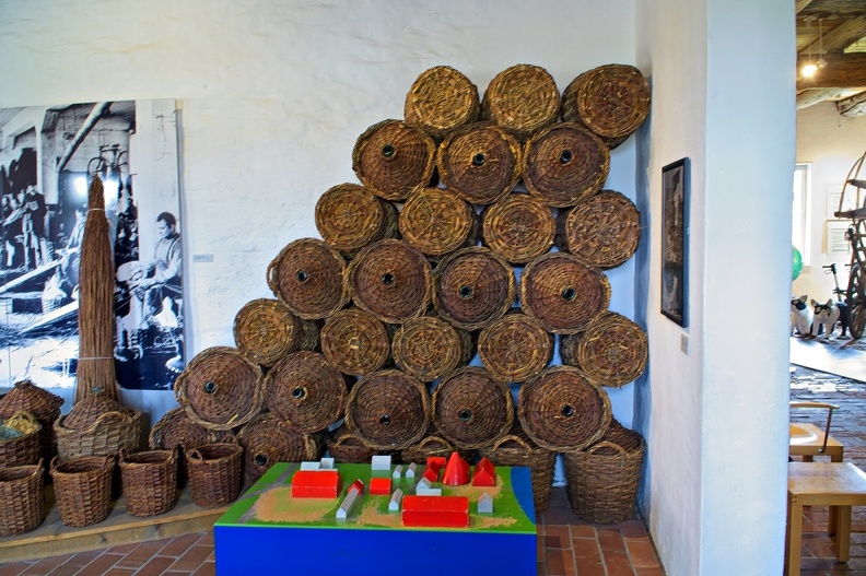 batch_64001497.jpg